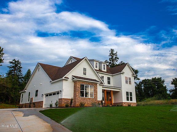 3rd image of 205 Marsdale Drive