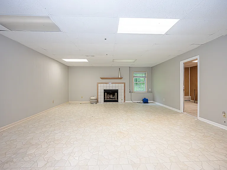 520 Arnold Rd — Photo 37