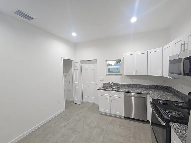 4111 8th St SW — Photo 15