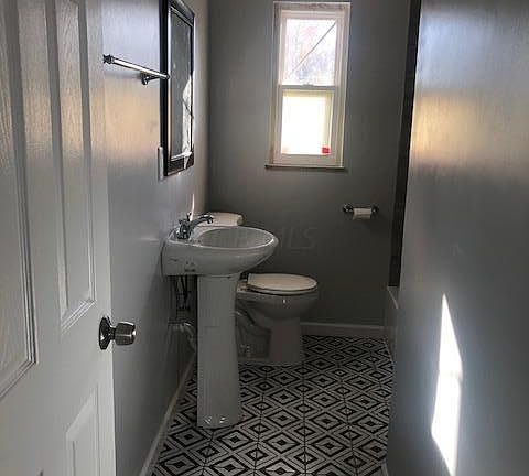 5th image of 1725 Laurel Ave