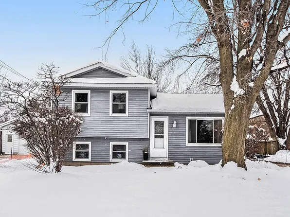 654 Westway Dr NW, Grand Rapids, MI 49534