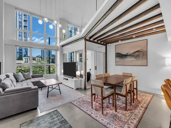 1238 Seymour St #209, Vancouver, BC V6B 6J3