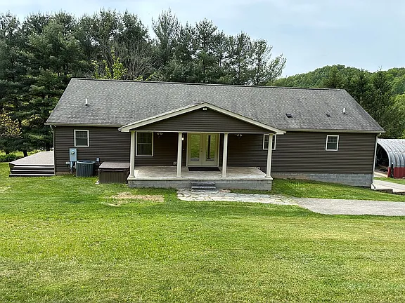 1319 Sauls Run Rd — exterior photo