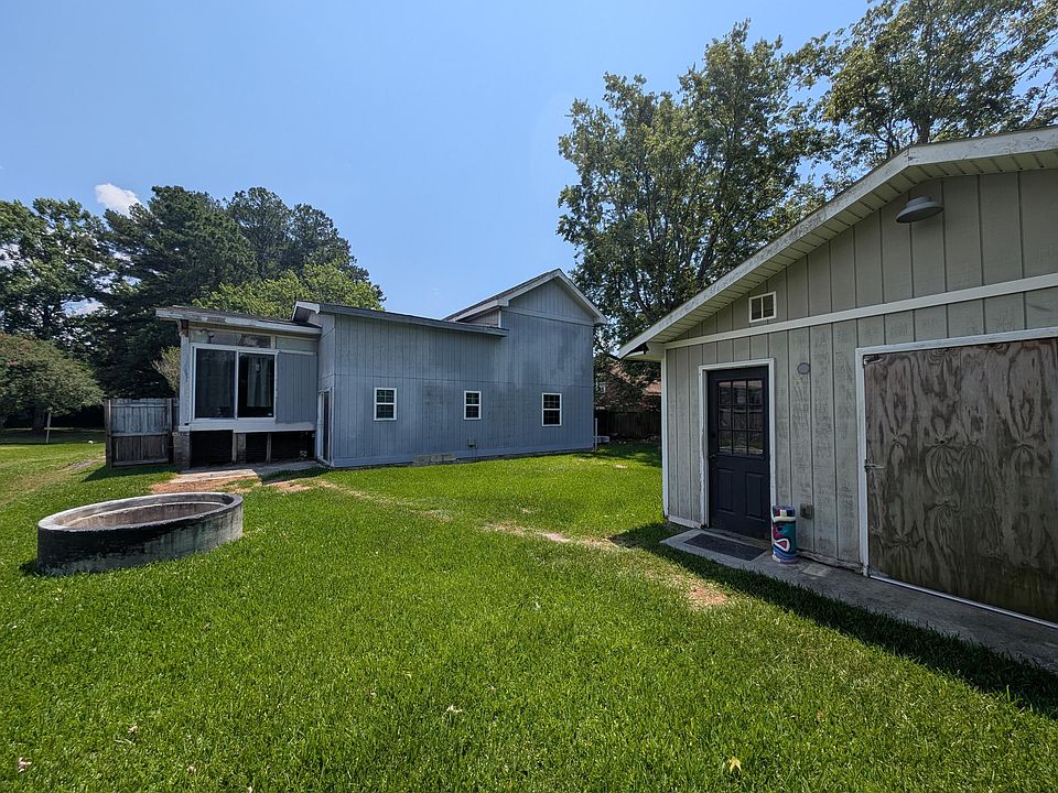 2nd image of 225 Kennington Dr