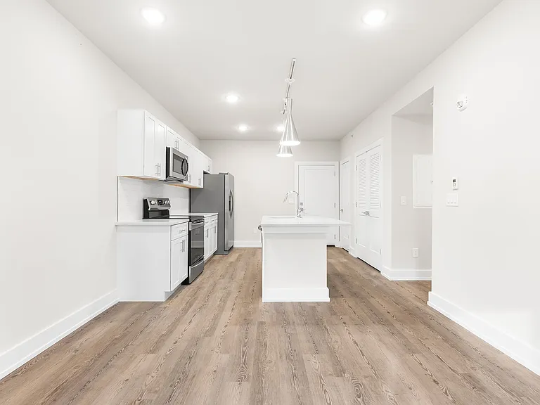 214 Vine — Photo 39