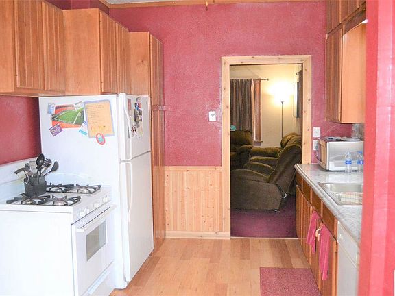 3rd image of 1927 S Pomegranite St
