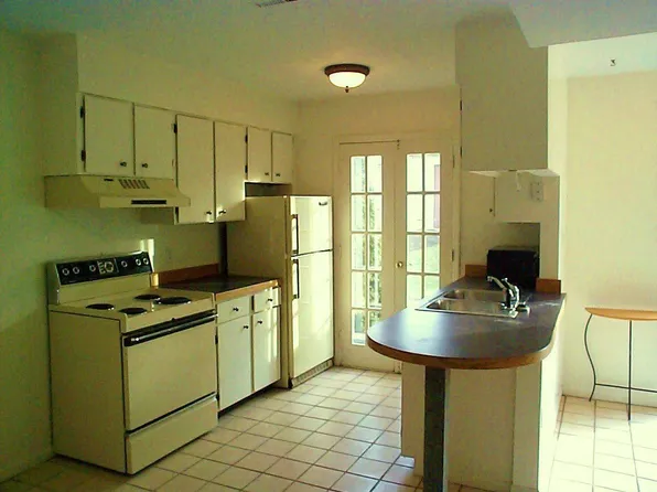 2827 Chateau Cir, Columbus, OH 43221