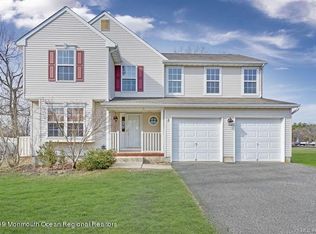 2 S Olympia Dr, Waretown, NJ 08758