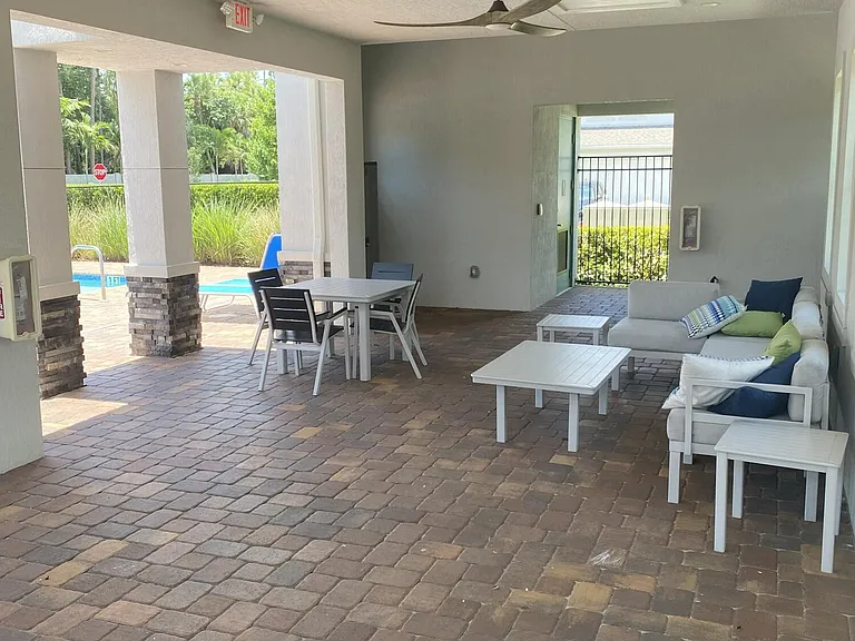 6668 Pointe Of Woods Dr — Photo 47