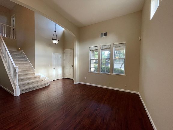 3rd image of 3463 Cabrito Dr
