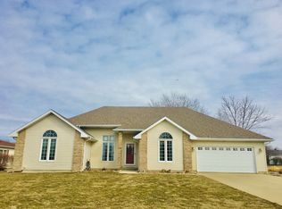 500 Willow Rd, Manteno, IL 60950