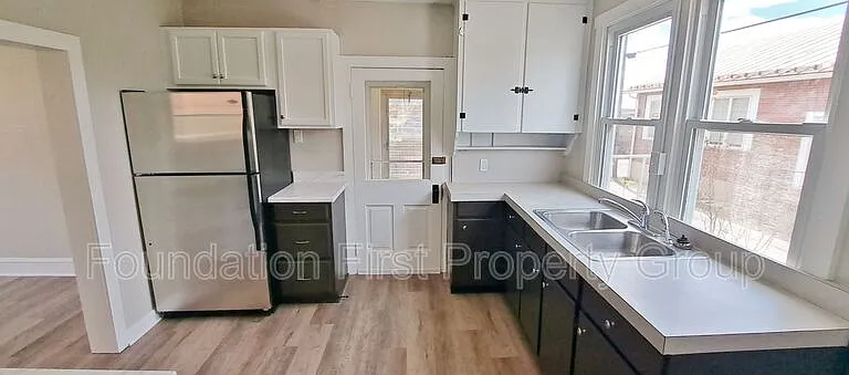 20 W Jackson St — Photo 12