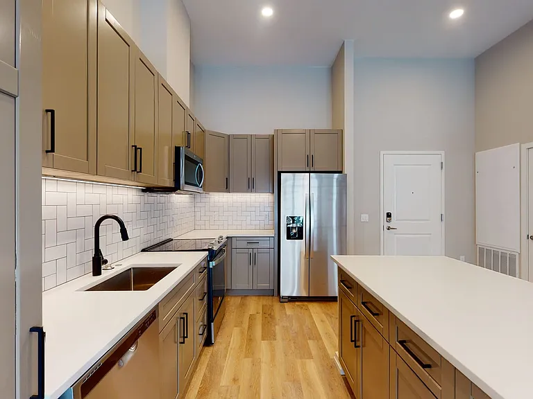 The George Apartments — Photo 90