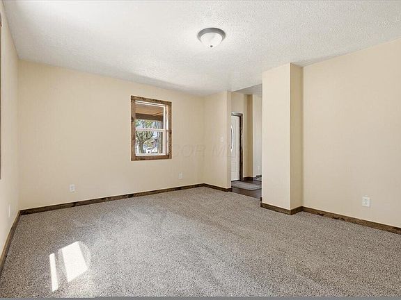 4th image of 302 N Main St