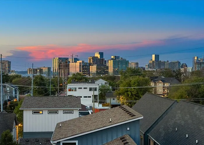 1300 Edgehill Ave