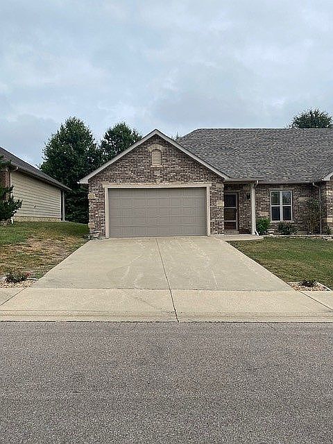 1st image of 209 Pebblestone Ln
