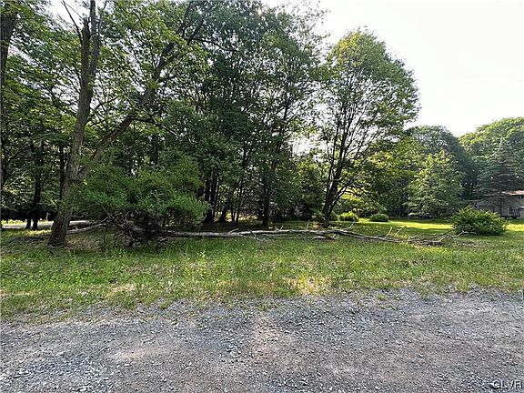5th image of 224 Lake Ln