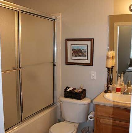 Master bath with jetted tub, 2 sinks