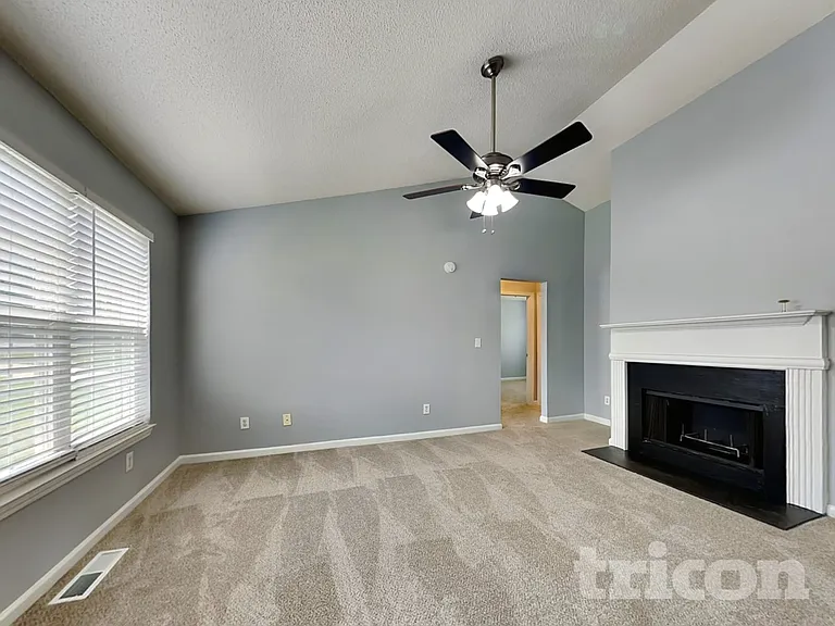 29 Cedars Glen Cir — Photo 4