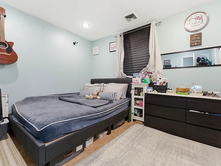 270 Westervelt Pl — Photo 6
