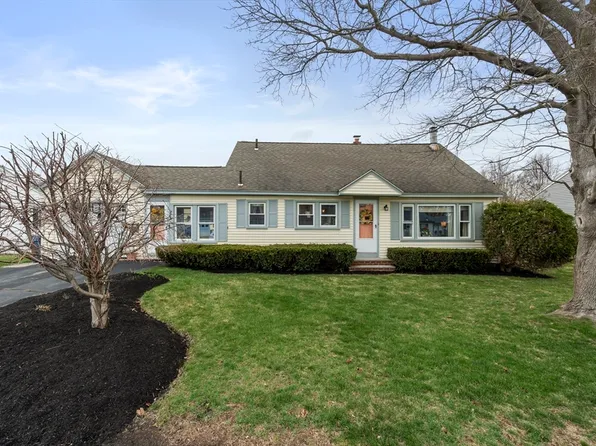 7 Westwood Ter, Lawrence, MA 01843