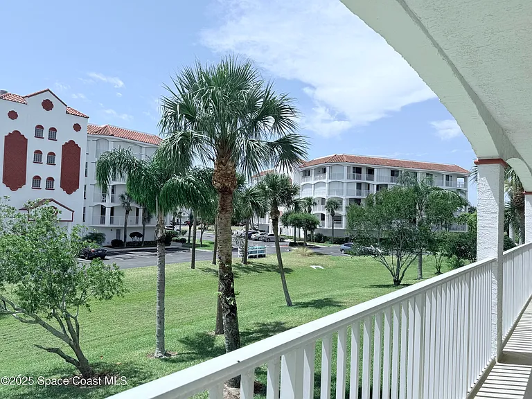 8922 Laguna Ln #201 — Photo 36