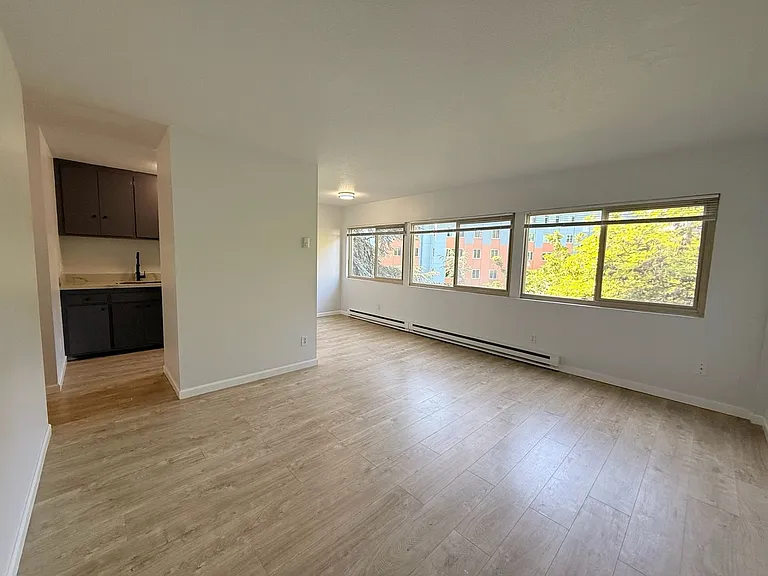 The Willis Apartments — Photo 22