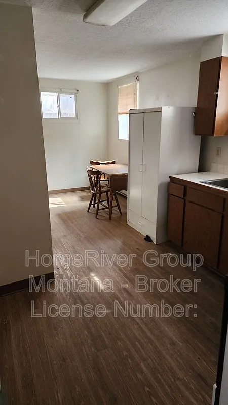1 bed, 1.0 bath, 400 sqft, $1,050 — Photo 2