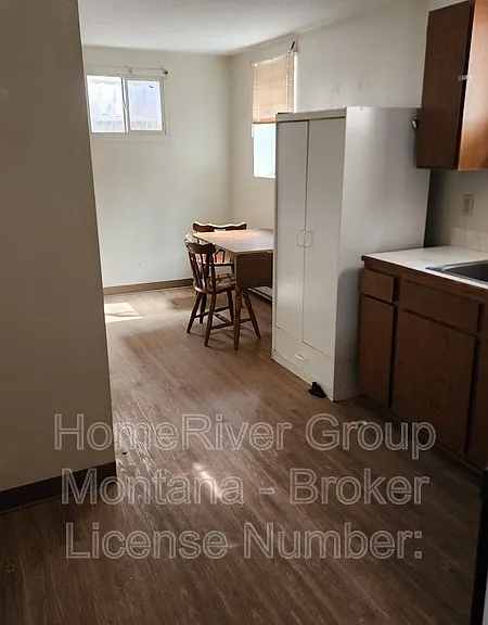705 S 2nd St W #C — Photo 2