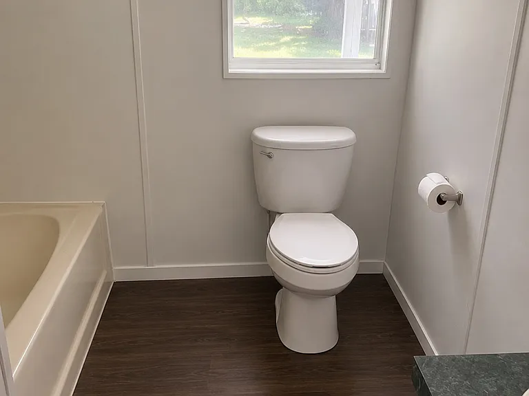 1321 Peach St — Photo 4
