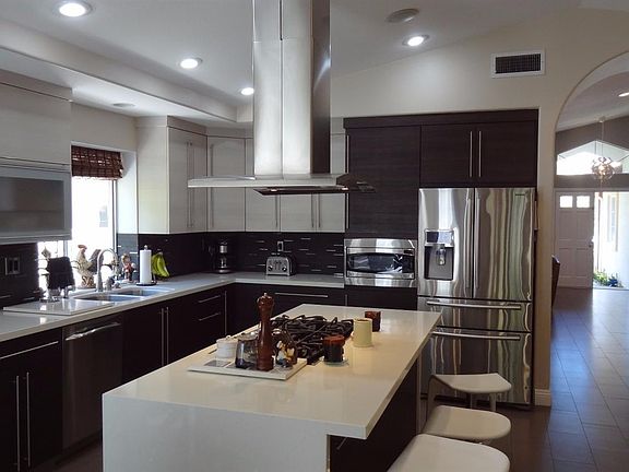 4th image of 28736 Woodside Dr