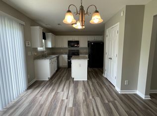 101 Breezeway Ln, Greensboro, NC 27405