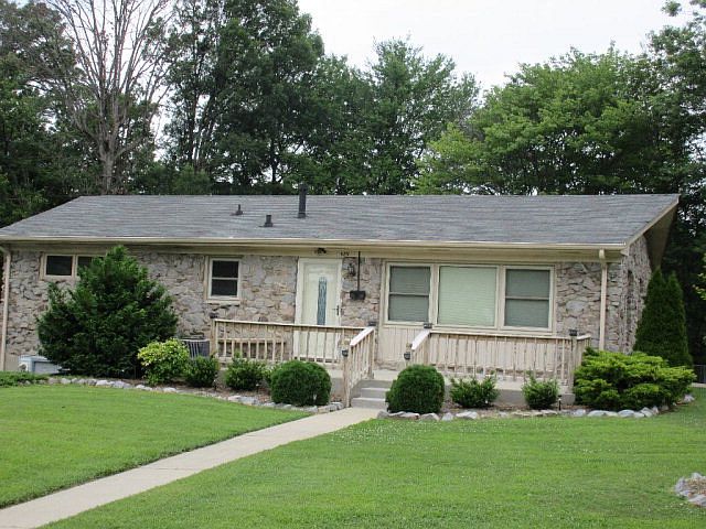 1st image of 489 Granville Dr