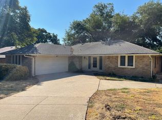 5720 Valley Ridge Ct, Arlington, TX 76017