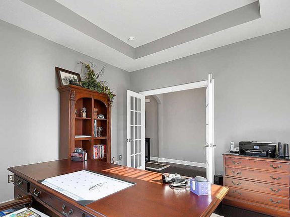 4th image of 4895 Saint Andrews Dr