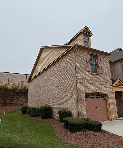 2718 Beynon Ln — Photo 3