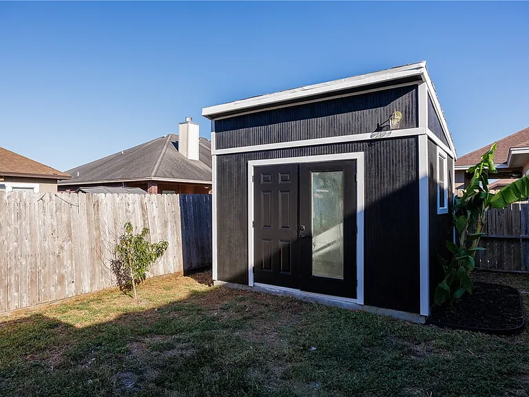 4025 Puget Sound Dr — Photo 35