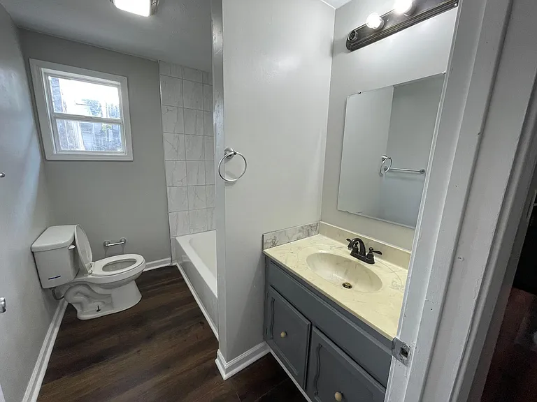 705 W Charles St #2 — Photo 4