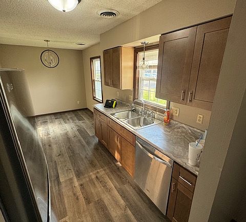 2nd image of 1510B Bishop Dr #B