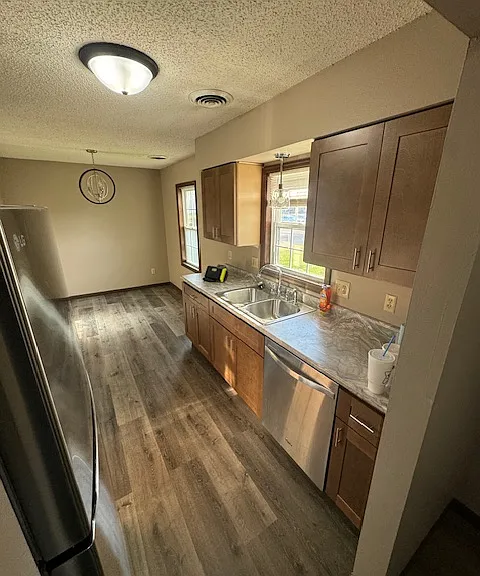 1510B Bishop Dr #B — Photo 2
