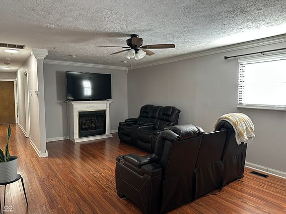 3rd image of 4541 N Richardt Ave