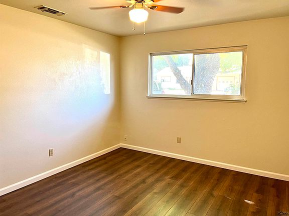 4th image of 3511 Gardenia St