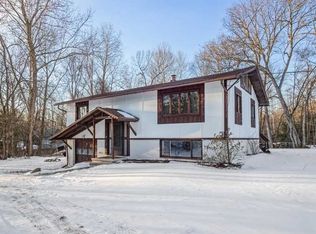 13 Holt Rd W, Hyde Park, NY 12538