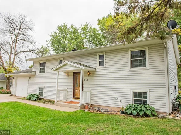 268 Pinewood Dr, Apple Valley, MN 55124