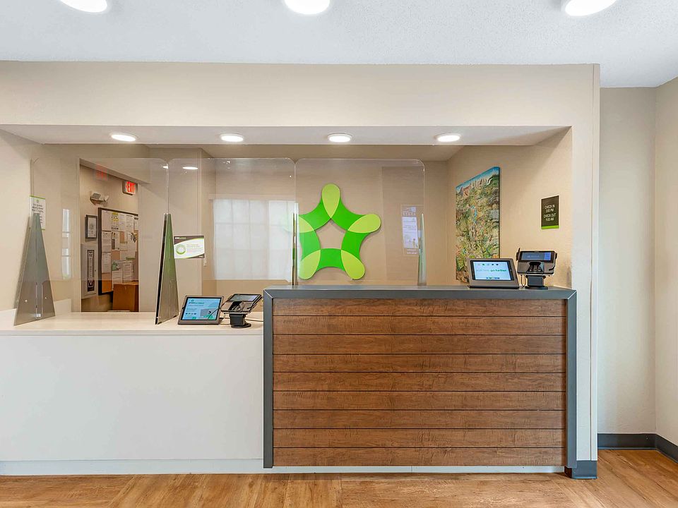 Lobby and Guest Check-in