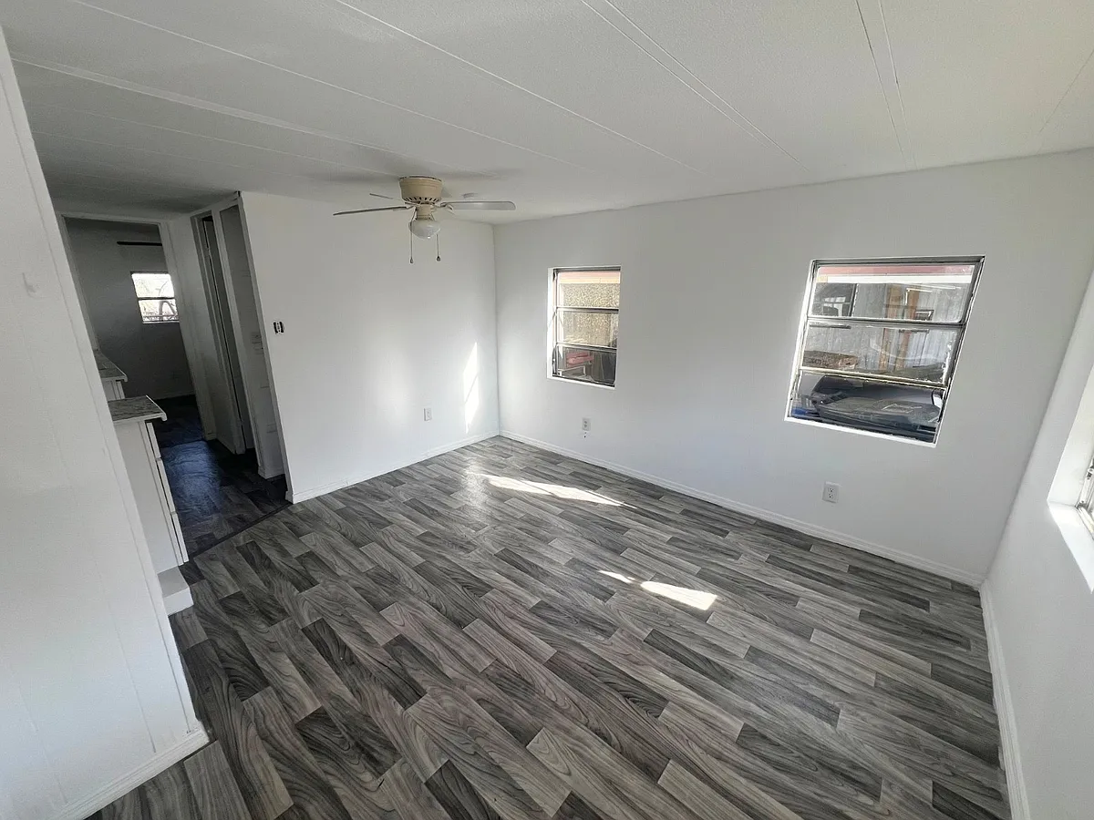 Building Photo - 616 W Cortez Rd #L16