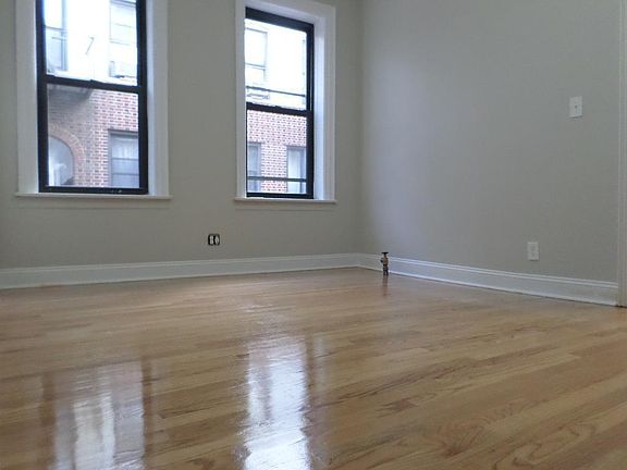 4th image of 3149 29th St APT B7