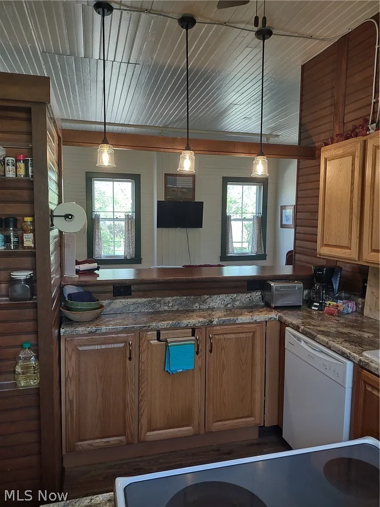 2 bed, 1.0 bath, 980 sqft, $1,800 — Photo 3