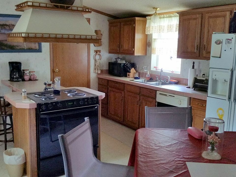 Eat In Kitchen