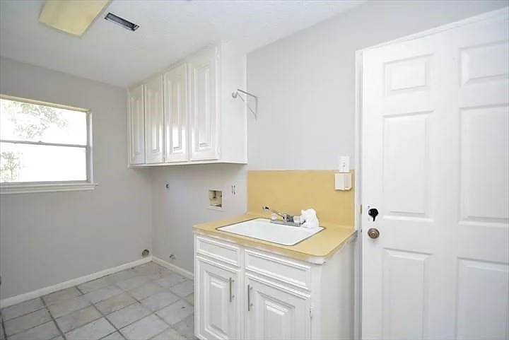538 Longview Dr — Photo 20
